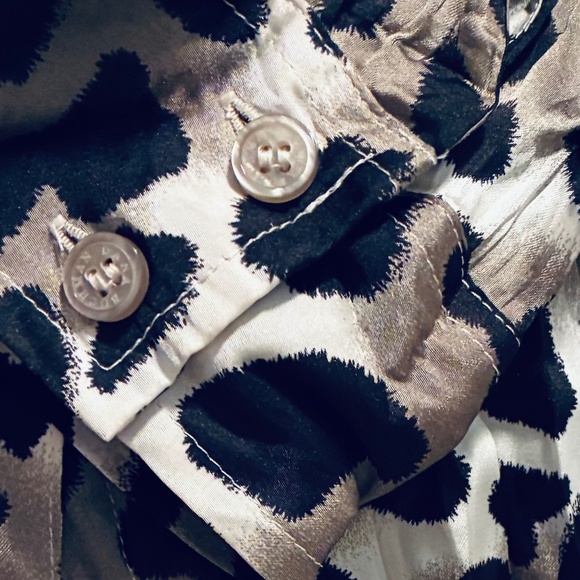 NWT Animal Print Long sleeve Blouse - Picture 6 of 7